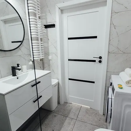 2-237 In Warsaw, Rc Bliska Wola Tower, 29 Marcina Kasprzaka, Petrovdom ורשה