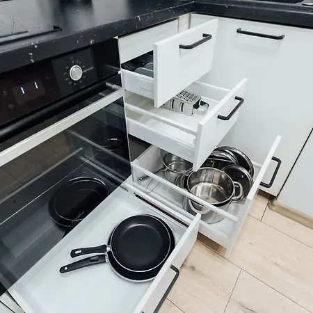 2-237 In Warsaw, Rc Bliska Wola Tower, 29 Marcina Kasprzaka, Petrovdom